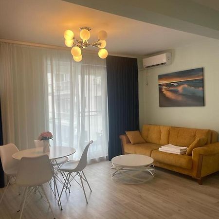 Ini Apartment Alezzi Năvodari Exteriör bild