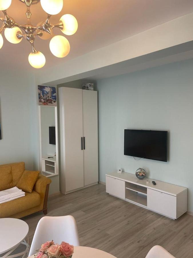 Ini Apartment Alezzi Năvodari Exteriör bild