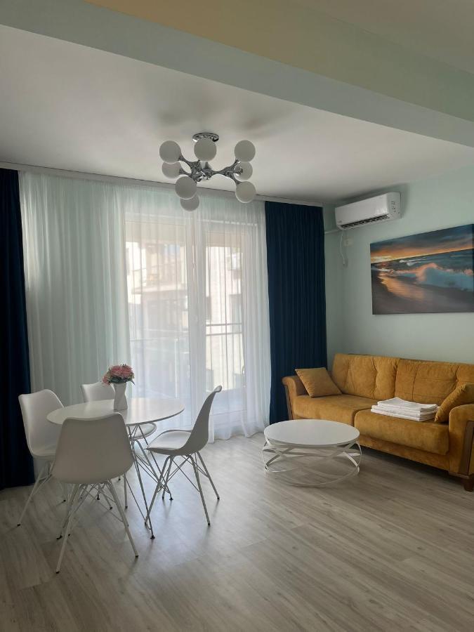 Ini Apartment Alezzi Năvodari Exteriör bild